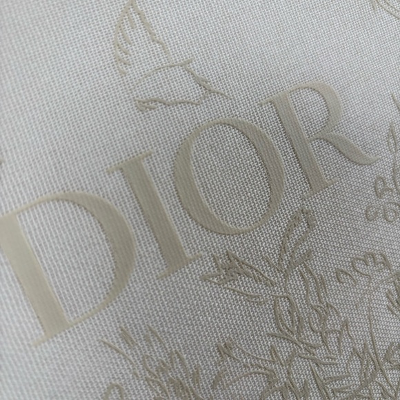 DIOR Cream Floral Cosmetics Pouch - Picture 8 of 13